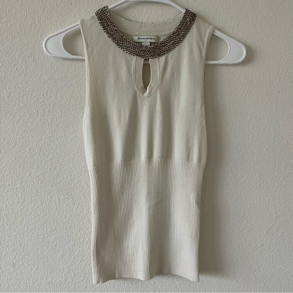 Banana Republic Cream Sleeveless Knit Top with Beaded Collar SZ XS